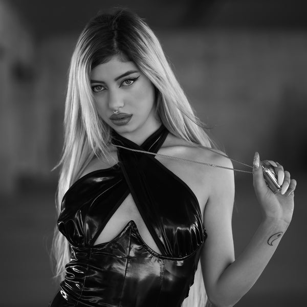 Aspire Riil X Pod Vape Kit in Hand - Idea Vape